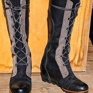 Sorel Cate the Great size 9 dual black/gray wedge boots